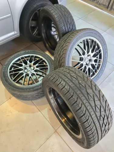 4 Pneus Goodyear Eagle GT 235/45R17