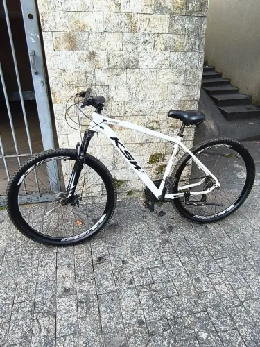 Bicicleta aro 29 Ksw branca