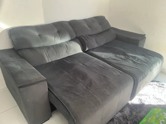 Sofá retrátil e reclinável confortável 