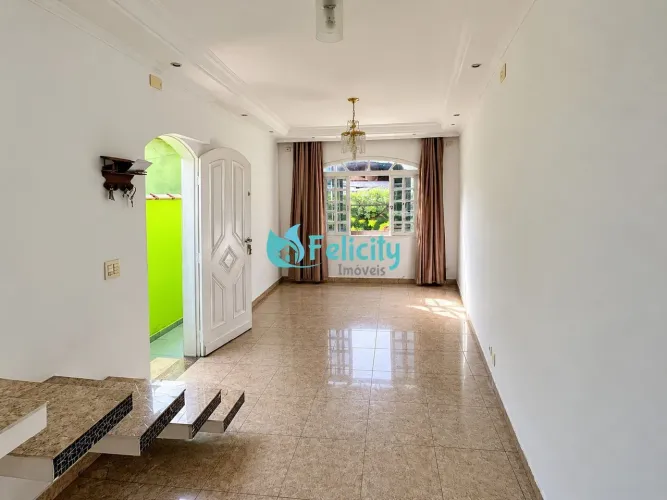Sobrado, 3 dormitórios, 1 suíte, 1 vaga, 135 m² na Vila Mangalot