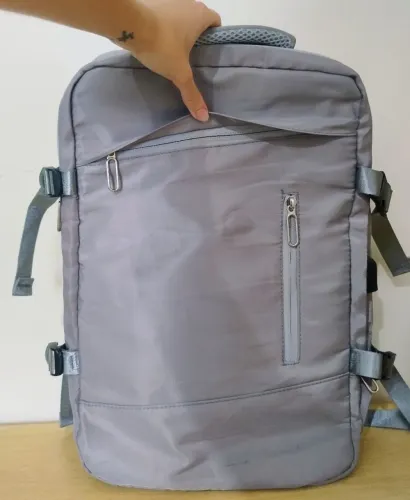Mochila de bordo, para viagens de avião.