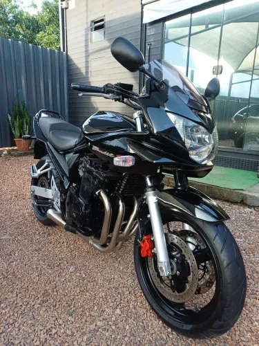 Super inteira-Suzuki Bandit 650 4t. ano 2007-Top-Preço Imperdível-Aceito Trocas
