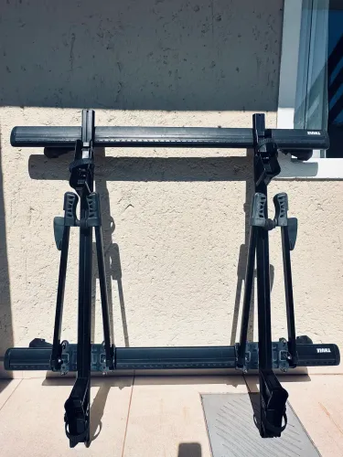 Transbike travessa Thule Evo e Transbike Kiussi Sanremo para Teto.