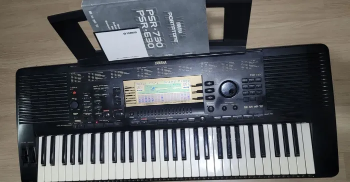Teclado Yamaha PSR730