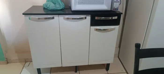 Vendo balcão de cozinha bem conservado 