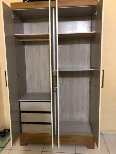 Guarda-roupa 
