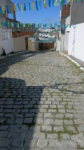 vendo um terreno com 300m² em Jauá próximo a praia no S.Francisco todo murado em residenci