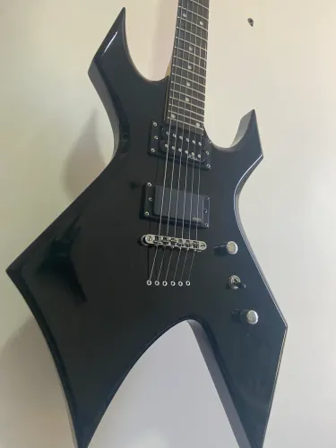Guitarra bc rich WARLOK(estudo trocas)