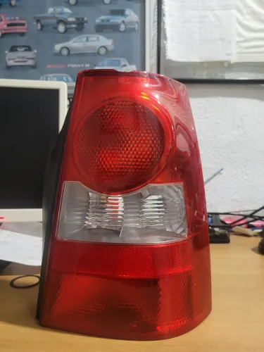 Lanterna lado direito VW PARATI  G4