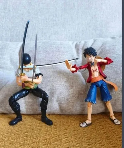 Lote 4 bonecos Luffy e Zoro bootleg, Minato e Kakashi estátuas 