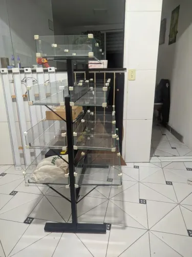 Expositor modulado de vidro