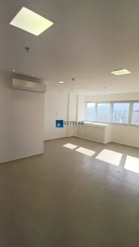 EXCELENTE SALA PARA LOCAÇÃO NO HELBOR CONCEPT OFFICE - 17º ANDAR - JARDIM ARMÊNIA / SOCORR