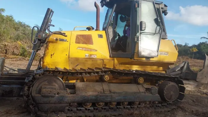 Trator de esteira new holland 150B ano 2014 com NF de origem único dono 11.500 hs