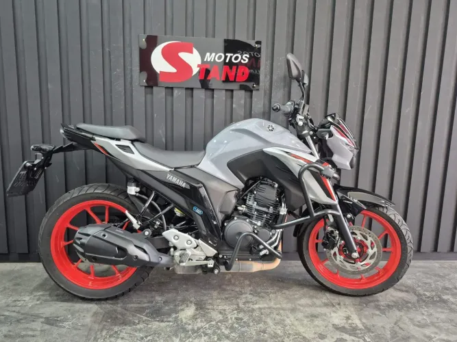 Yamaha 250 FAZER CONNECTED