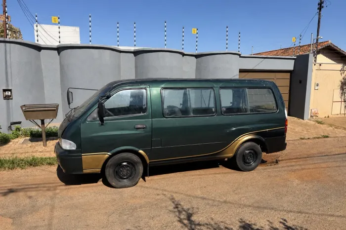 Kia Motors Besta Furgão 2.7 Diesel 2001