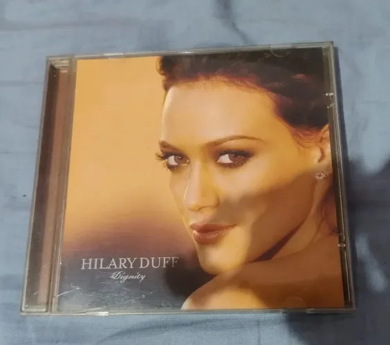 CD Hilary Duff - Dignity