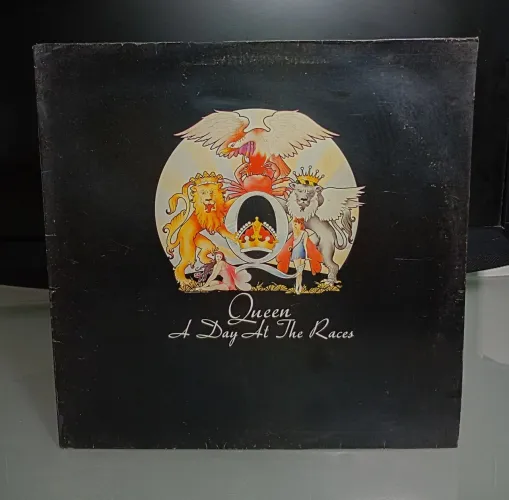 LP QUEEN A Day At The Races Ed. 1976