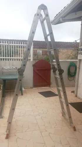 Escada articulada 16 degraus em alumínio 5 mts altura total