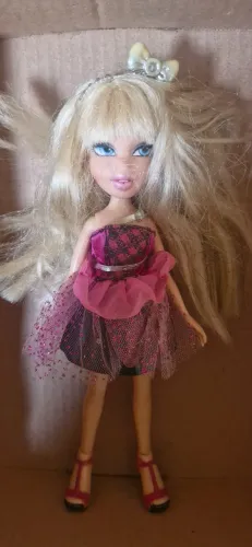 Boneca Bratz Funk 'n Glow 3ª Edição Cloe, produzida pela MGA Entertainment 20121