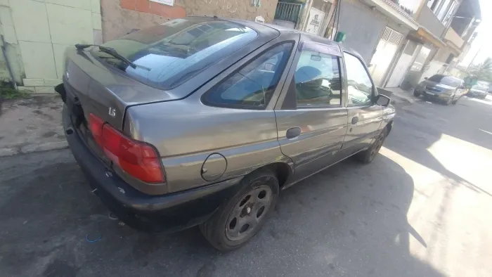 Ford Escort GL 1.6 MPI 2001