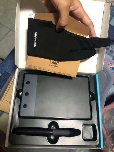 Mesa Digitalizadora Huion Com Caneta E Luva - NOVA Na Caixa (Nunca Usada)?