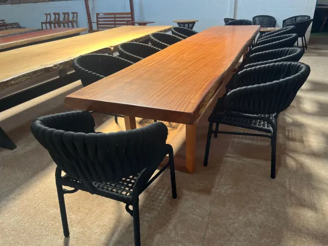 Mesa de prancha em jatobá 