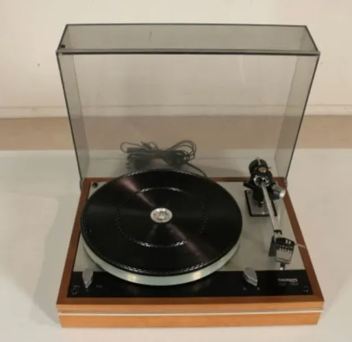 Toca-discos Thorens TD 160 - Clássico Hi-Fi Vintage