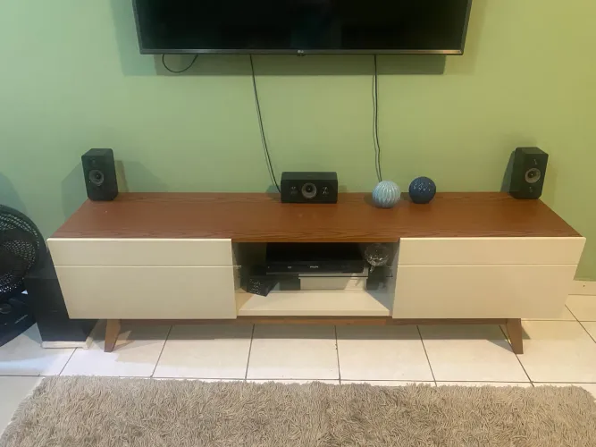 Vendo sofá e rack