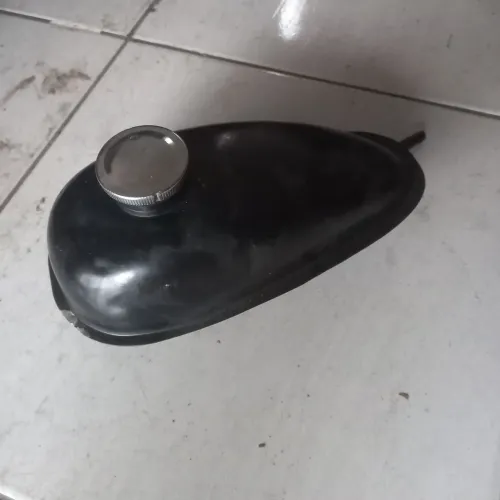 Peças da motorizada, tanque, bobina, coroa, carburador, acelerador .