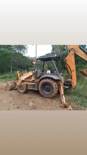 Retroescavadeira Case 580M motor novo