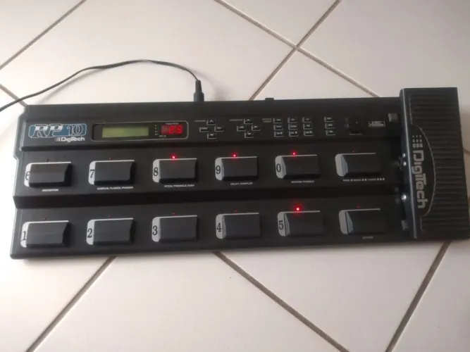 Pedaleira RP10 DIGITECH