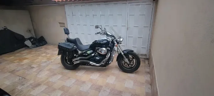 Suzuki Boulevard M800 nova com Acessórios e Baixa Quilometragem