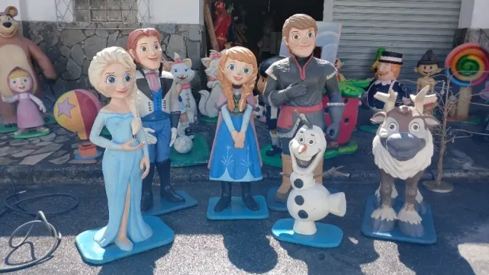 Personagens de Fibra para Decoração de Festas