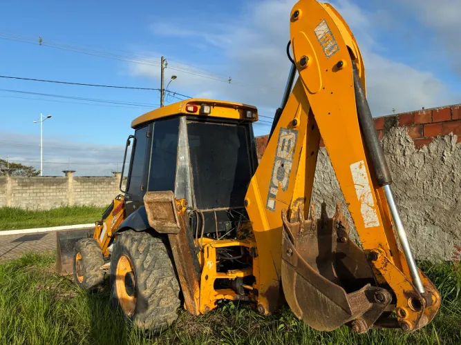 Retroescavadeira JCB 3C