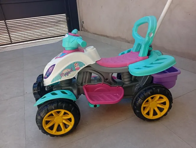 Quadriciclo Maral infantil ( excelente) 