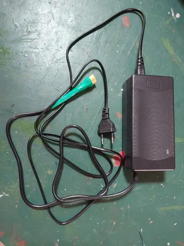 Carregador de bateria lifepo4 24v 9a