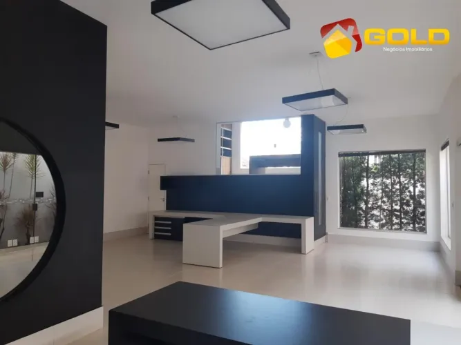 Casa para Locação em Uberlândia, Fundinho, 3 dormitórios, 1 suíte, 5 banheiros, 2 vagas