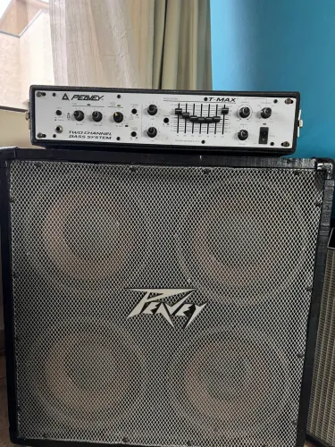 Peavey T-Max + caixa 4x10