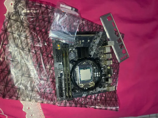 Vende-se Placa mãe h61 DDR3 + 16 Gb DE RAM