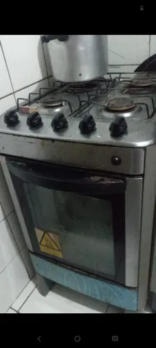 Fogão a gás ,funcionando 2 bocas 