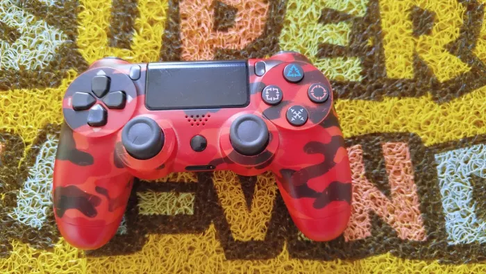 Controle de Playstation 4 - Paralelo