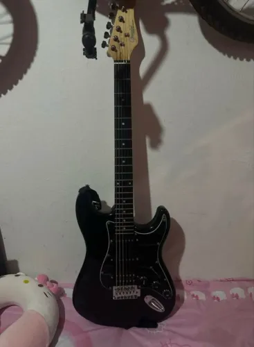 Guitarra gianinni elétrica strato G102