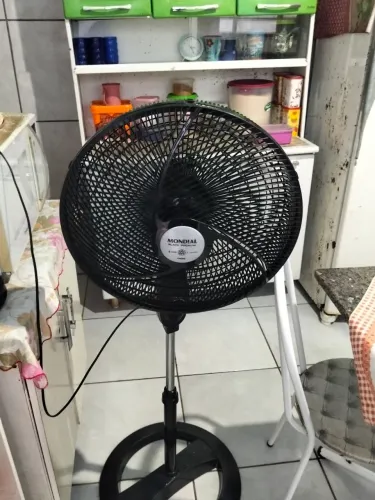 Vende-se ventilador mondial top Forte para o calor