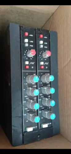 Par de Prés e Equalizadores Crest Audio made in USA