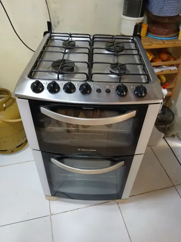 Fogão Electrolux 2 fornos com atendimento automático 4 bocas inox