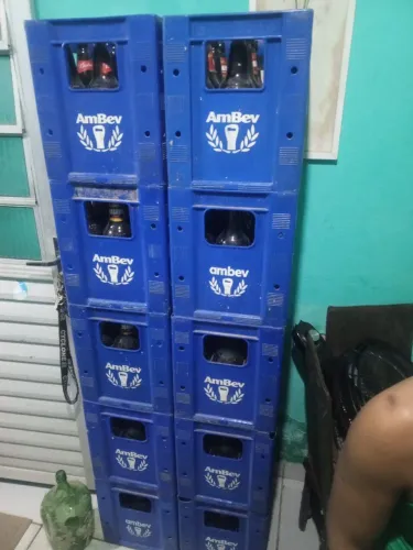 Vende-se 10 grade de cerveja Brahma