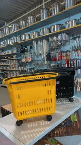 Cesta Mercearia com Rodas 30L