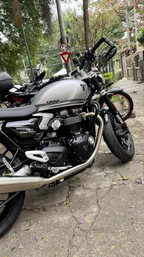 Triumph Speed Twin 1200 2025 na GARANTIA DE FÁBRICA 