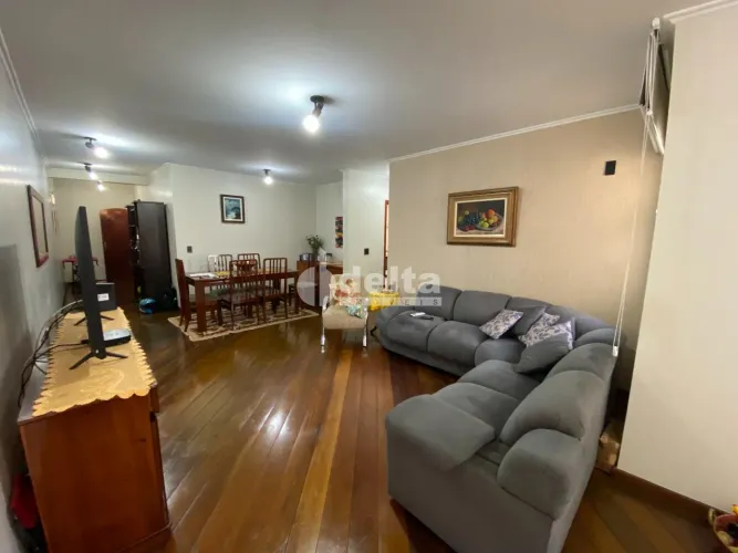 Apartamento com 3 quartos sendo 1 suíte disponível para locação no bairro Lidice em Uberlâ