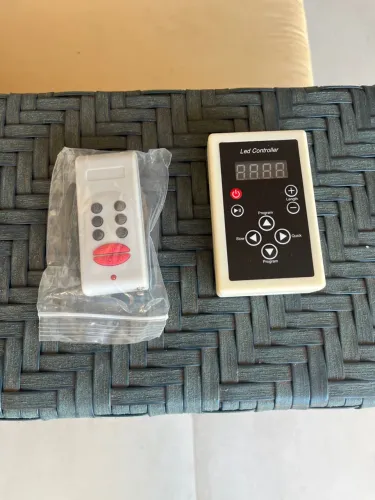 Controles de Projetor de Teto